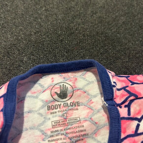 ๐งโโ๏ธ Body Glove Stretchy T-Shirt โ Size 4T ๐งโโ๏ธ - Picture 3 of 3